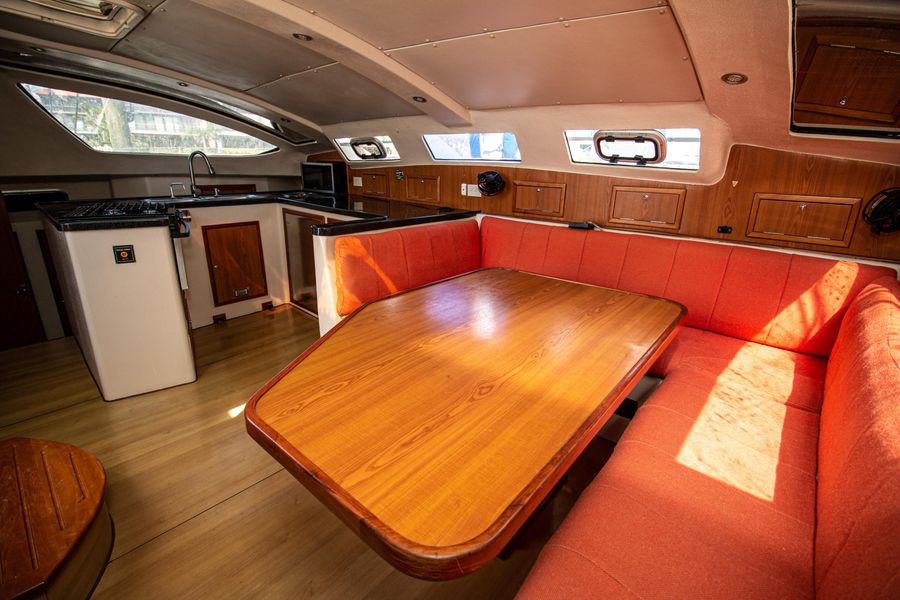 2008 Admiral 38