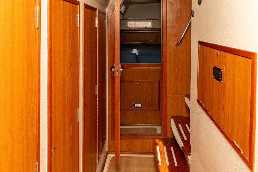 2008 Admiral 38