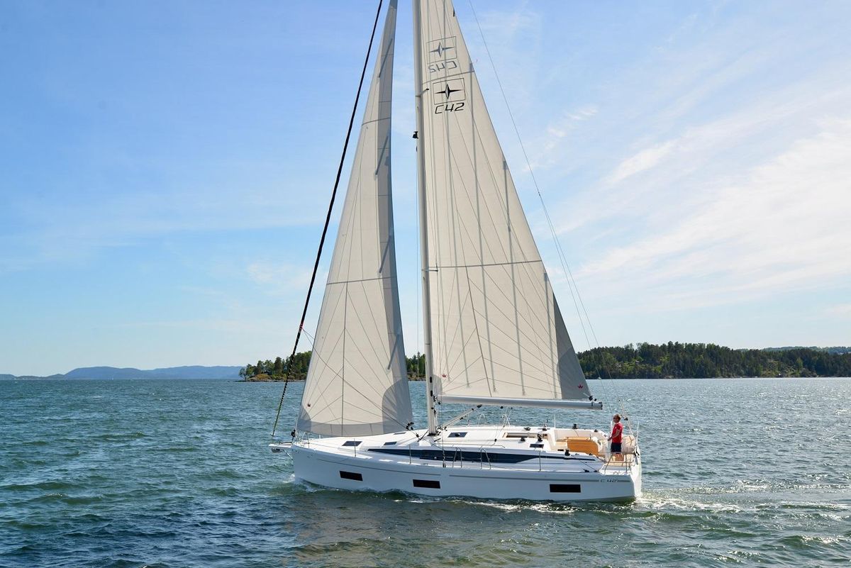 2023 Bavaria 42 