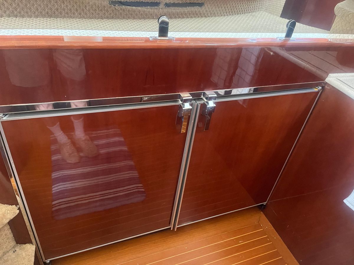 2000 Princess 64 