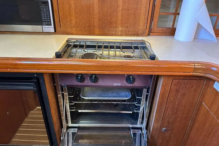 Mischievous Mermaid Yacht Photos Pics 2004 Hunter Aft Cockpit - Image 16