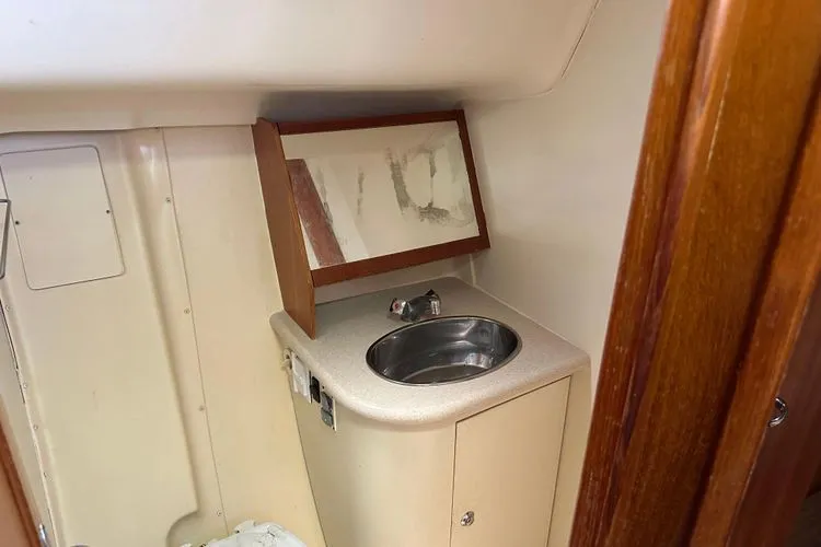 Mischievous Mermaid Yacht Photos Pics 2004 Hunter Aft Cockpit - Image 26