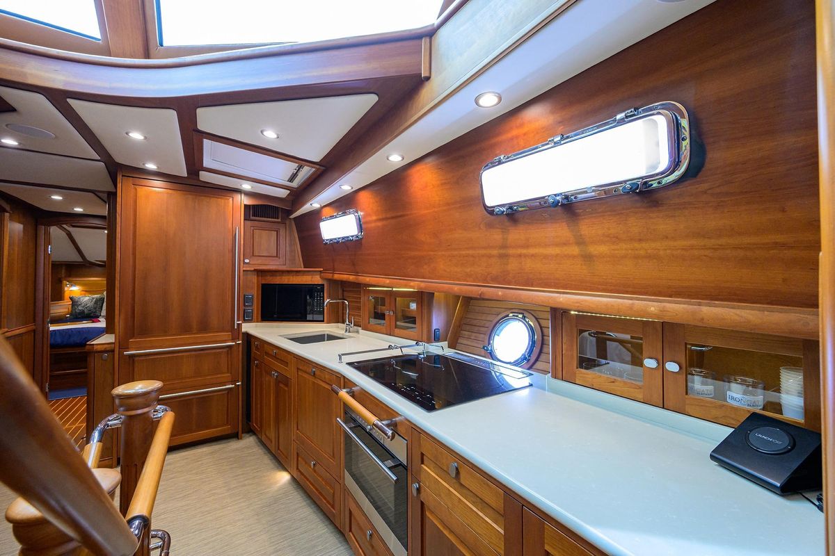 2018 Sabre 66 