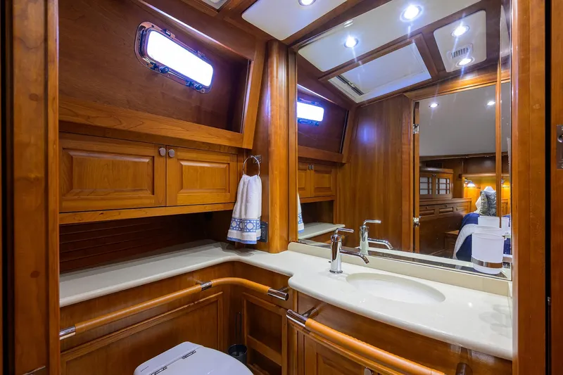 Sandcrab Yacht Photos Pics Sabre 66 SANDCRAB - Forward Head