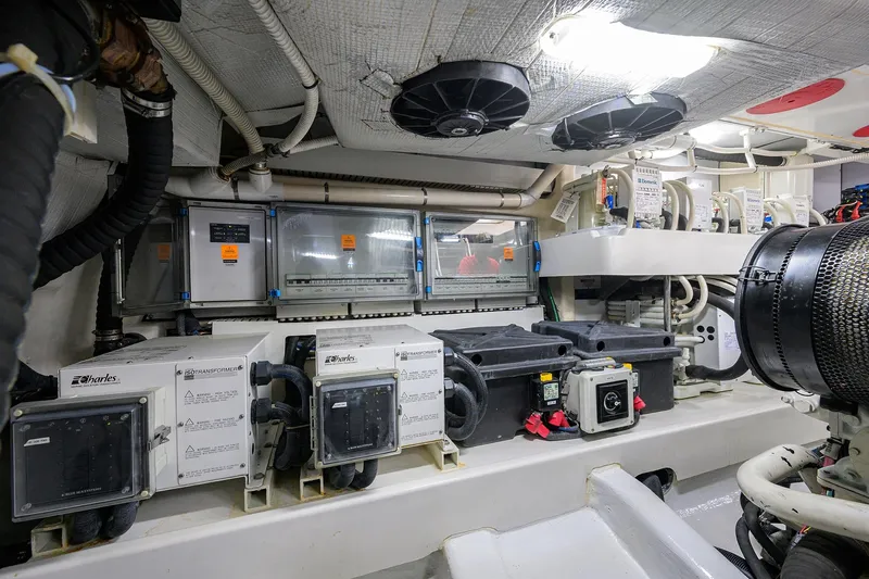 Sandcrab Yacht Photos Pics Sabre 66 SANDCRAB - Engine Room