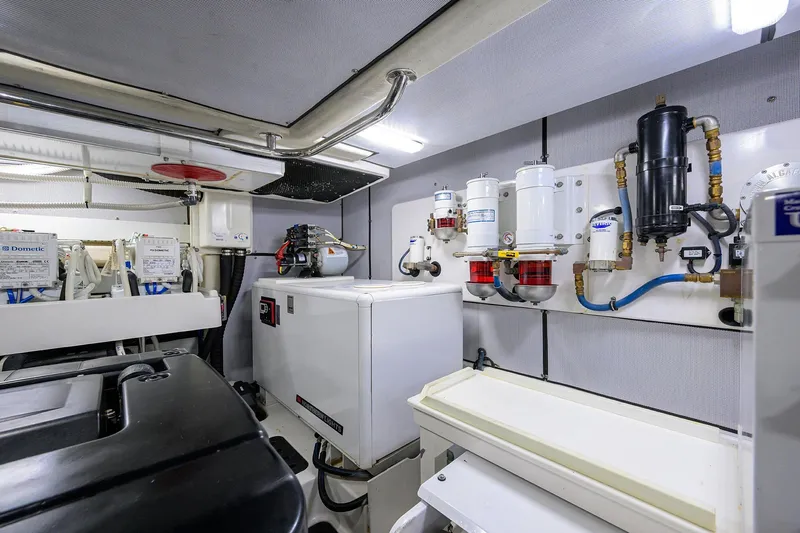 Sandcrab Yacht Photos Pics Sabre 66 SANDCRAB - Engine Room