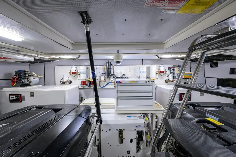 Sandcrab Yacht Photos Pics Sabre 66 SANDCRAB - Engine Room