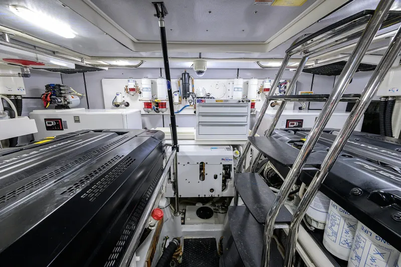 Sandcrab Yacht Photos Pics Sabre 66 SANDCRAB - Engine Room