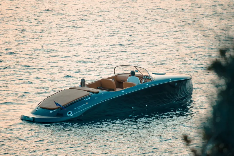  Yacht Photos Pics 2025 Seven Seas Yachts Venus Speedster X, 32ft luxury boat on serene water.