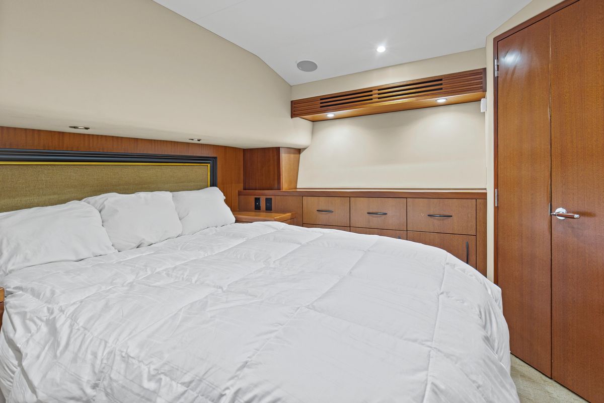2008 Hatteras 60 