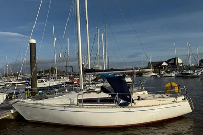1979 Island Plastics Frigate 27