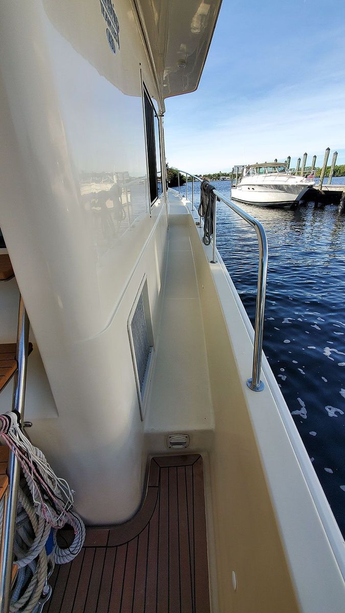 2007 Mainship 43 
