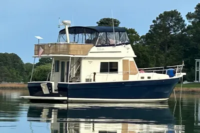 Mainship 430 Sedan