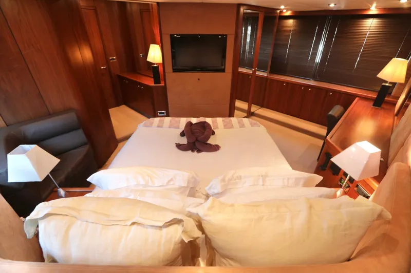 Capricho II Yacht Photos Pics 