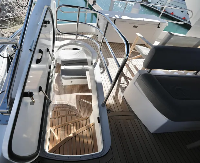 Capricho II Yacht Photos Pics 