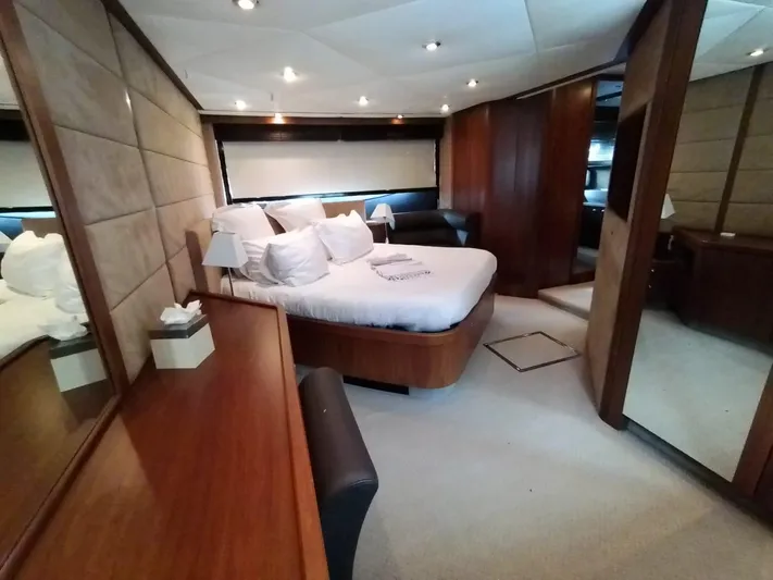 Capricho II Yacht Photos Pics 