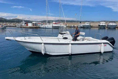 2000 Boston Whaler 26 Outrage