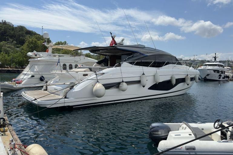 2019 Princess 66 
