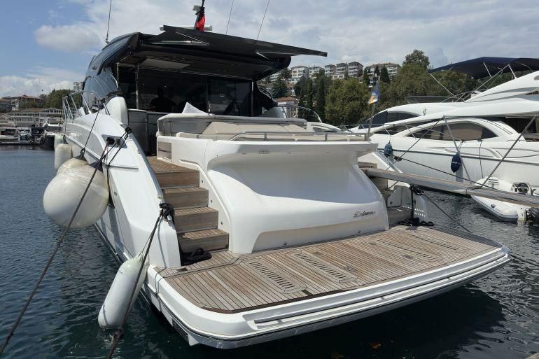 2019 Princess 66 