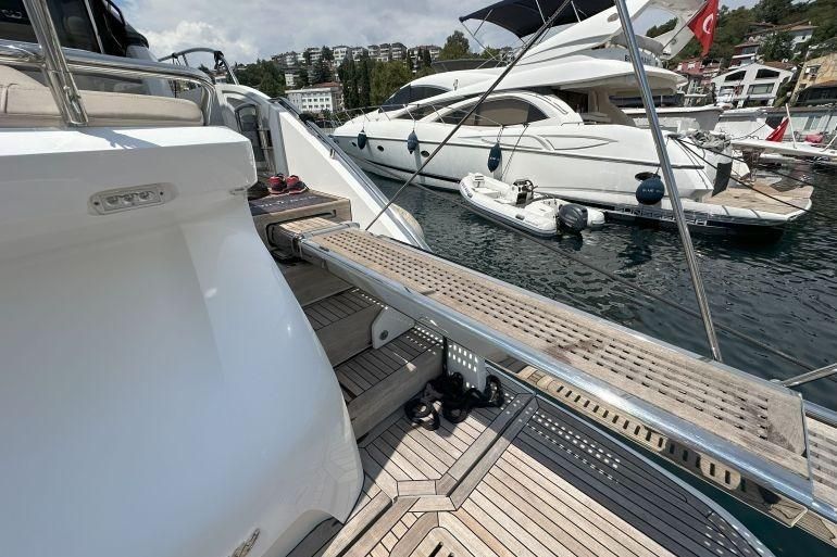2019 Princess 66 