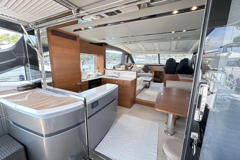 2019 Princess 66 