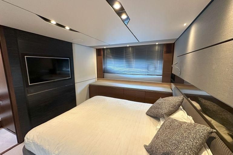 2019 Princess 66 