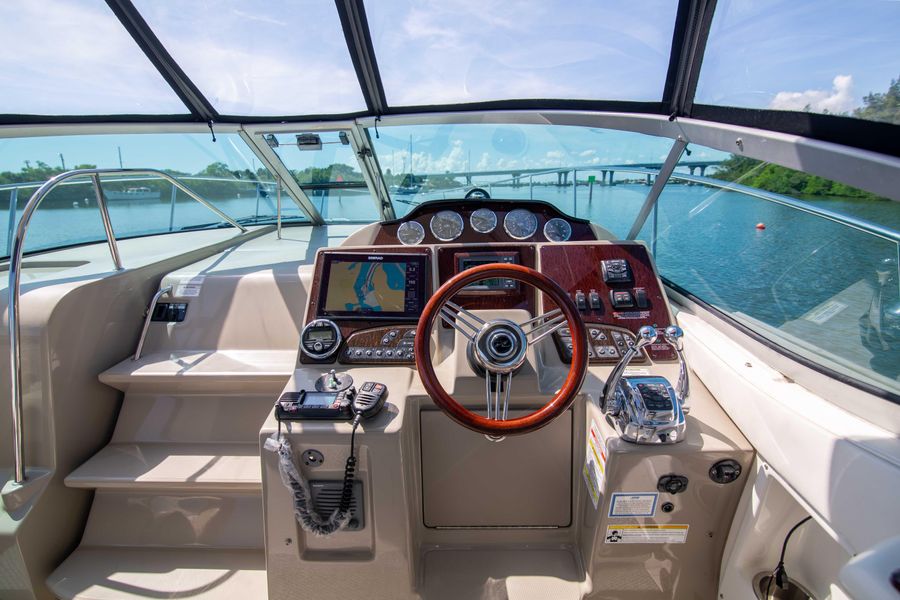 2012 Sea Ray 350 Sundancer