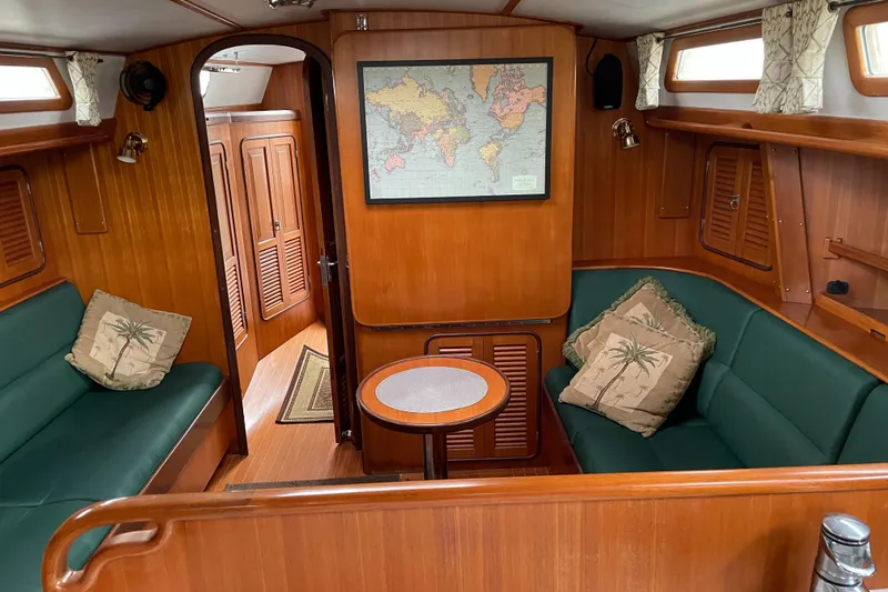 Sans Cles Yacht Photos Pics Salon Looking Foward