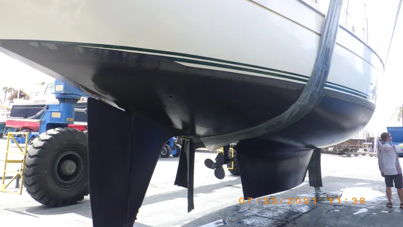 Sans Cles Yacht Photos Pics Skeg Rudder