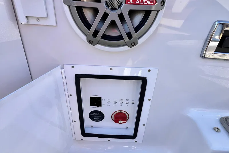  Yacht Photos Pics Control panel and speaker on 2019 Four Winns Horizon H290 boat.