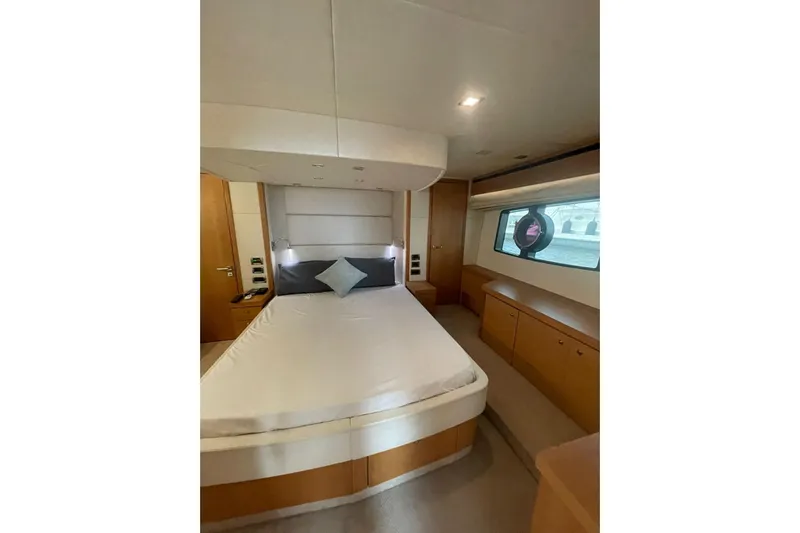  Yacht Photos Pics Luxurious bedroom interior of 2012 Sunseeker Manhattan 70 yacht with modern design.