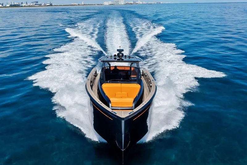 La Do&ntilde;a Yacht Photos Pics 2023 Pardo Yachts 50 cruising on open water, showcasing sleek design and performance.