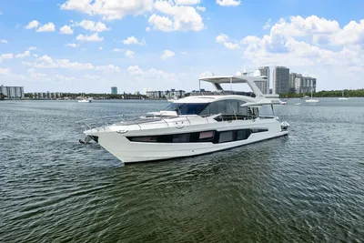 Galeon 680 Fly