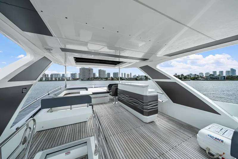 Live More Yacht Photos Pics 