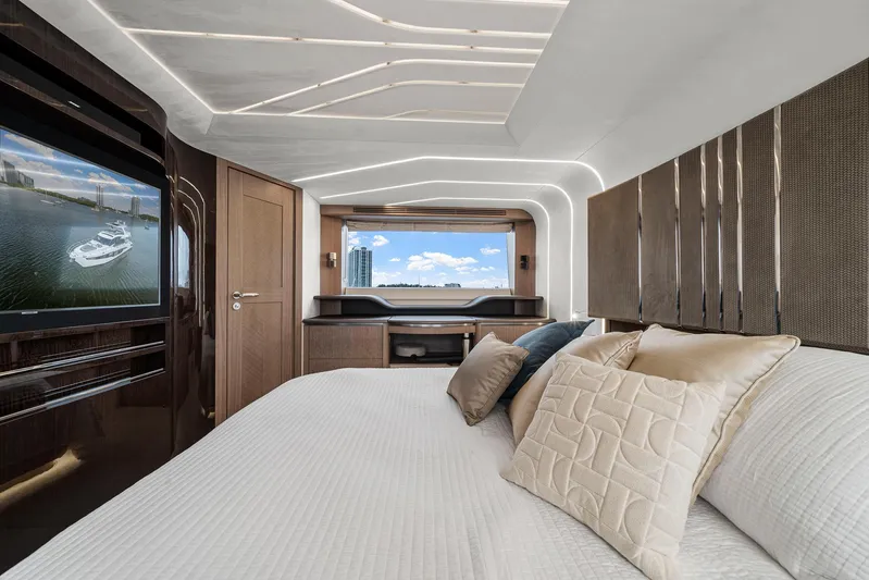 Live More Yacht Photos Pics 