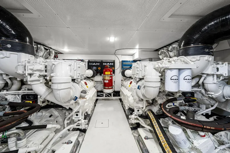 Live More Yacht Photos Pics 