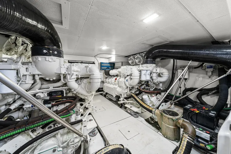 Live More Yacht Photos Pics 