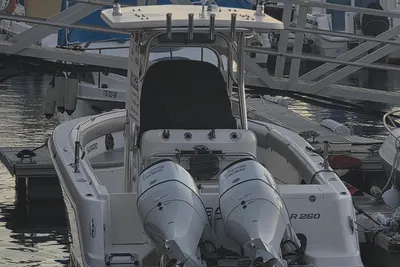 2010 Robalo R260 Center Console