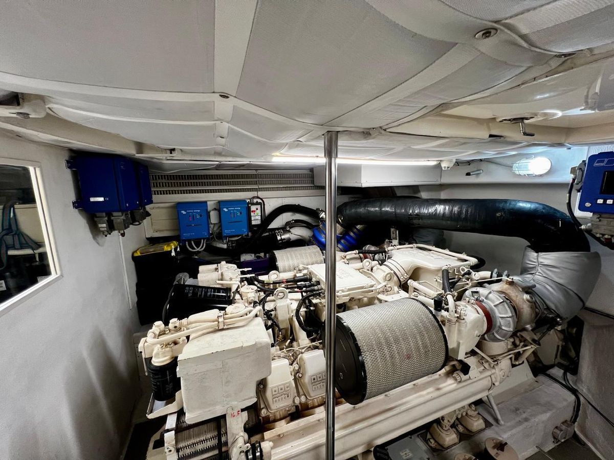 2003 Ferretti Yachts 76 