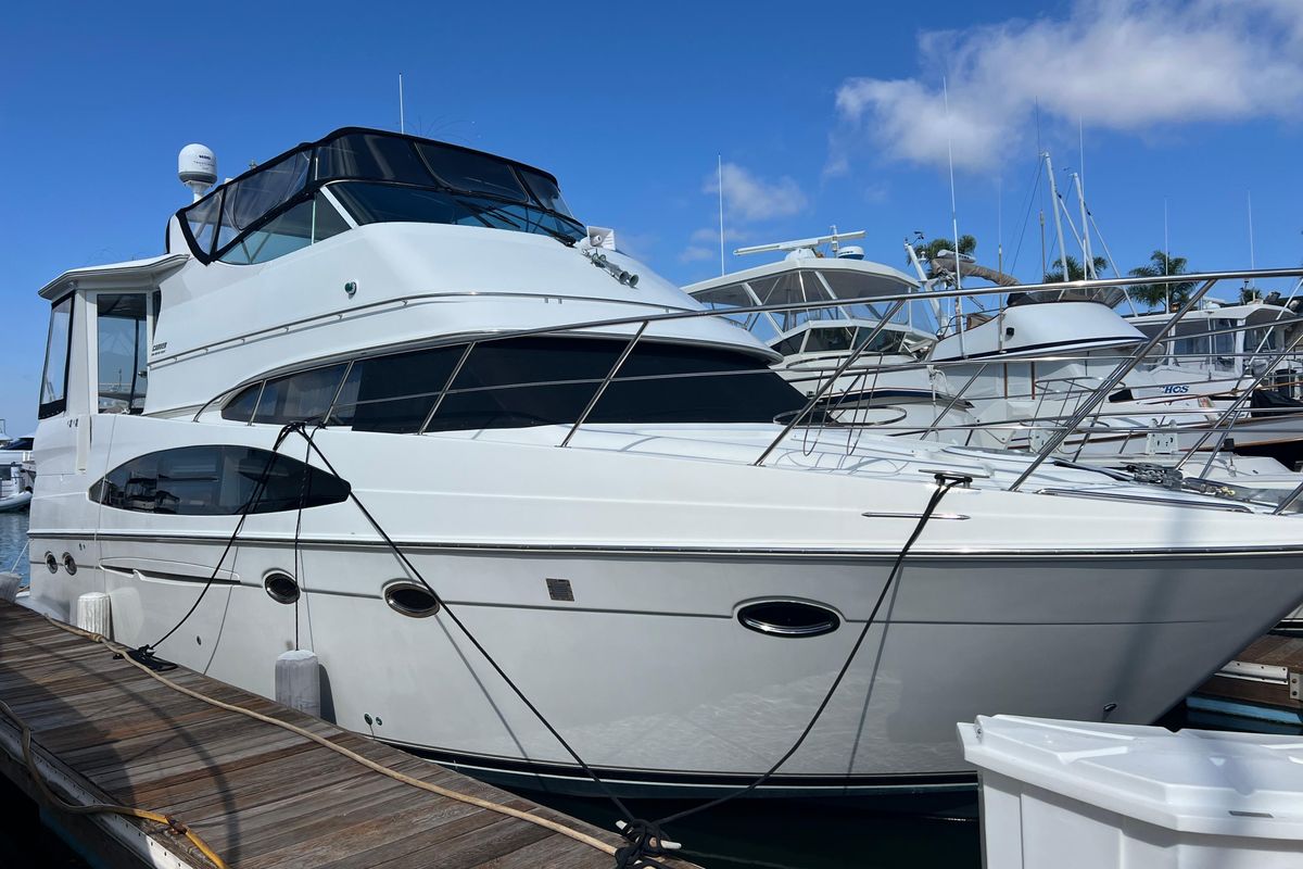 2004 Carver 46 