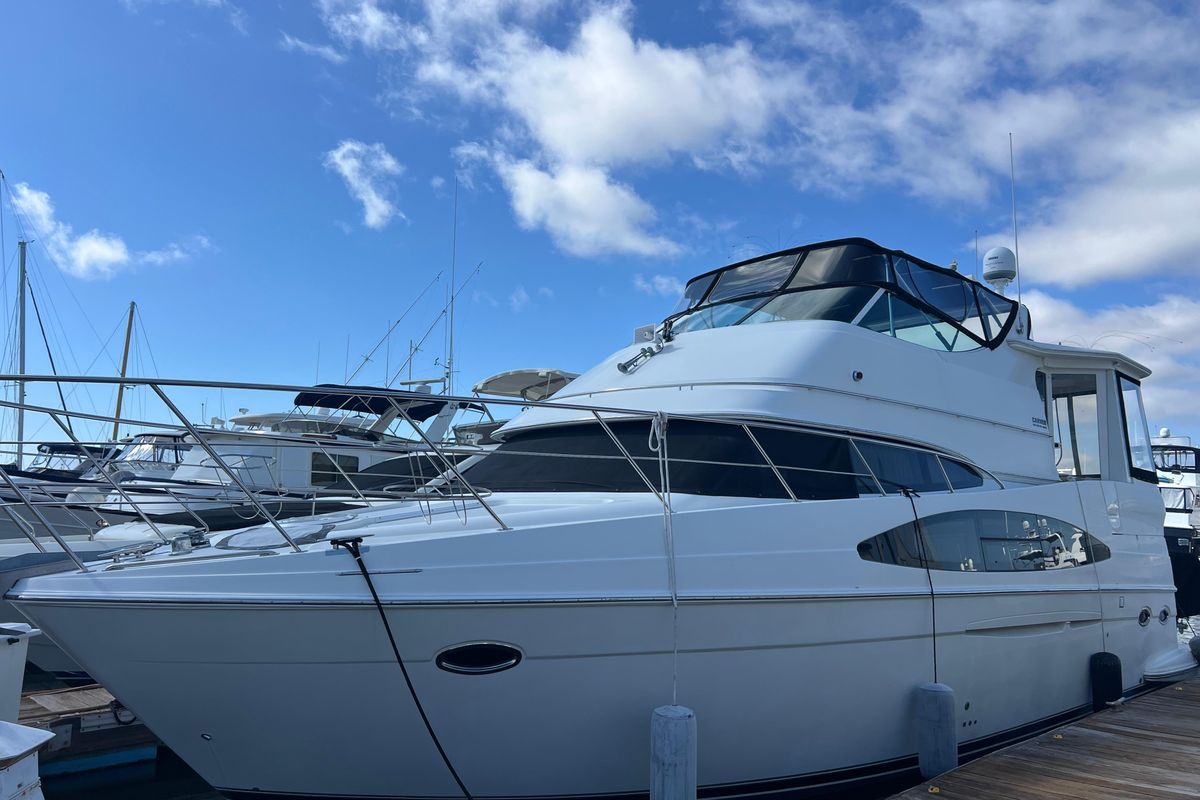 2004 Carver 46 