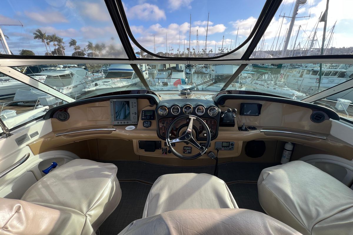 2004 Carver 46 
