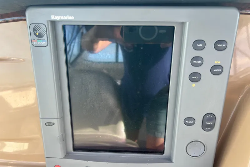 Ne Sea Yacht Photos Pics Raymarine Pathfinder RL80C display on 2004 Carver 466 MY yacht dashboard.