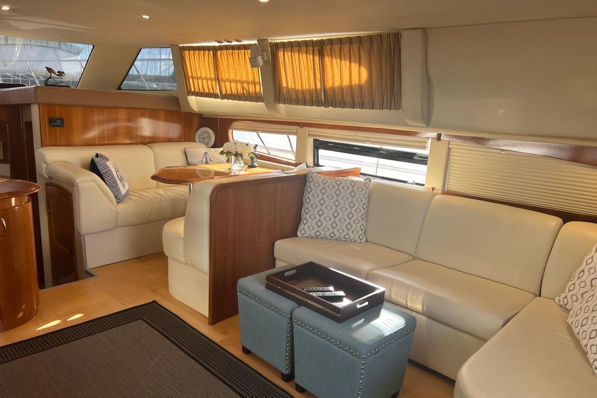 2004 Carver 46 