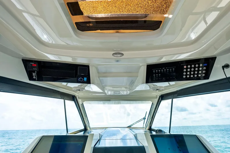 Bottom Line Yacht Photos Pics 