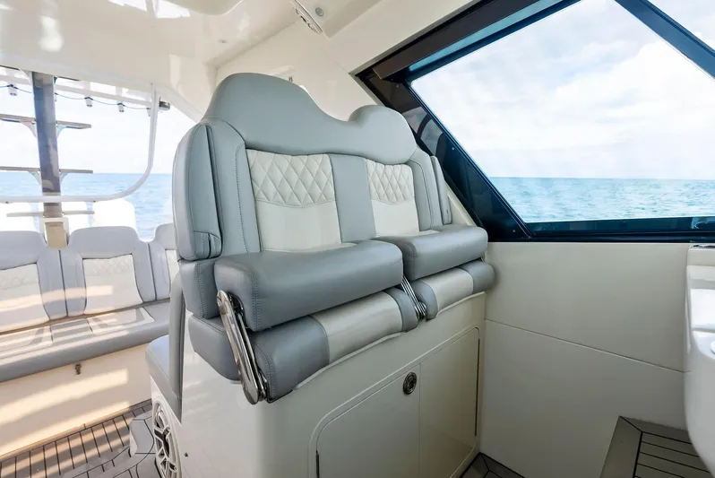 Bottom Line Yacht Photos Pics 