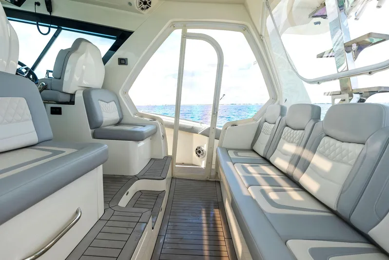 Bottom Line Yacht Photos Pics 