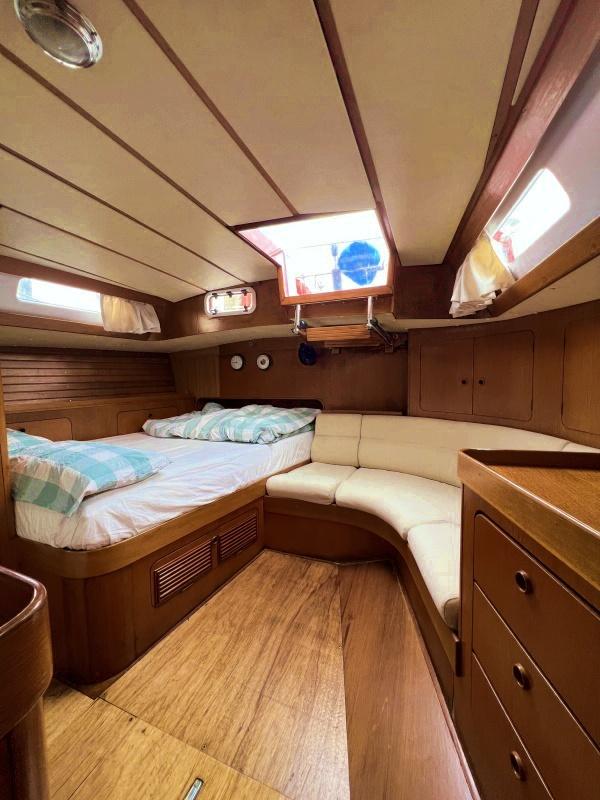 1988 Oyster Lightwave 48 Motorsailer for sale - YachtWorld