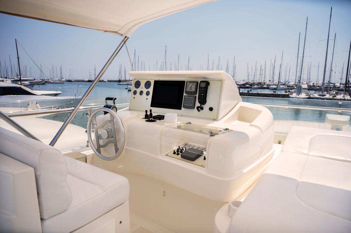 2003 Ferretti Yachts 76 