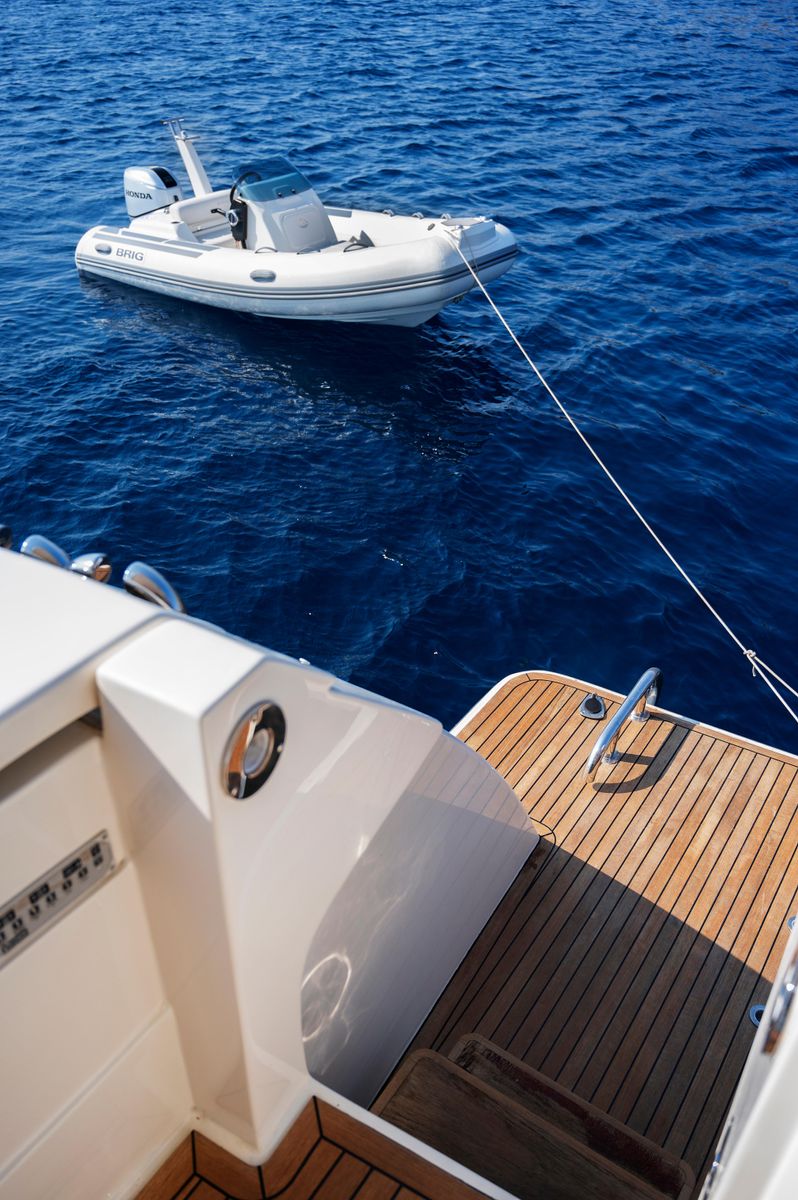 2003 Ferretti Yachts 76 